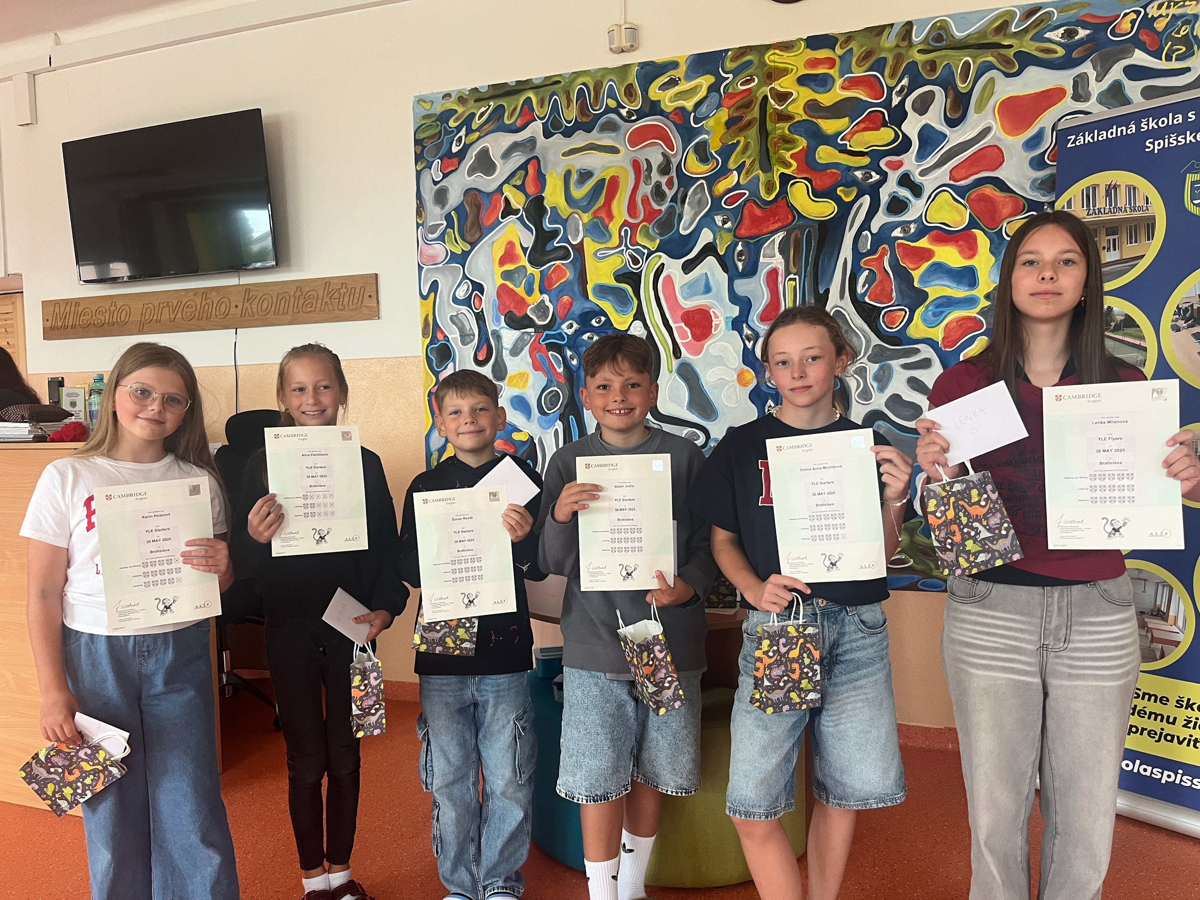 Skupina detí s certifikátmi